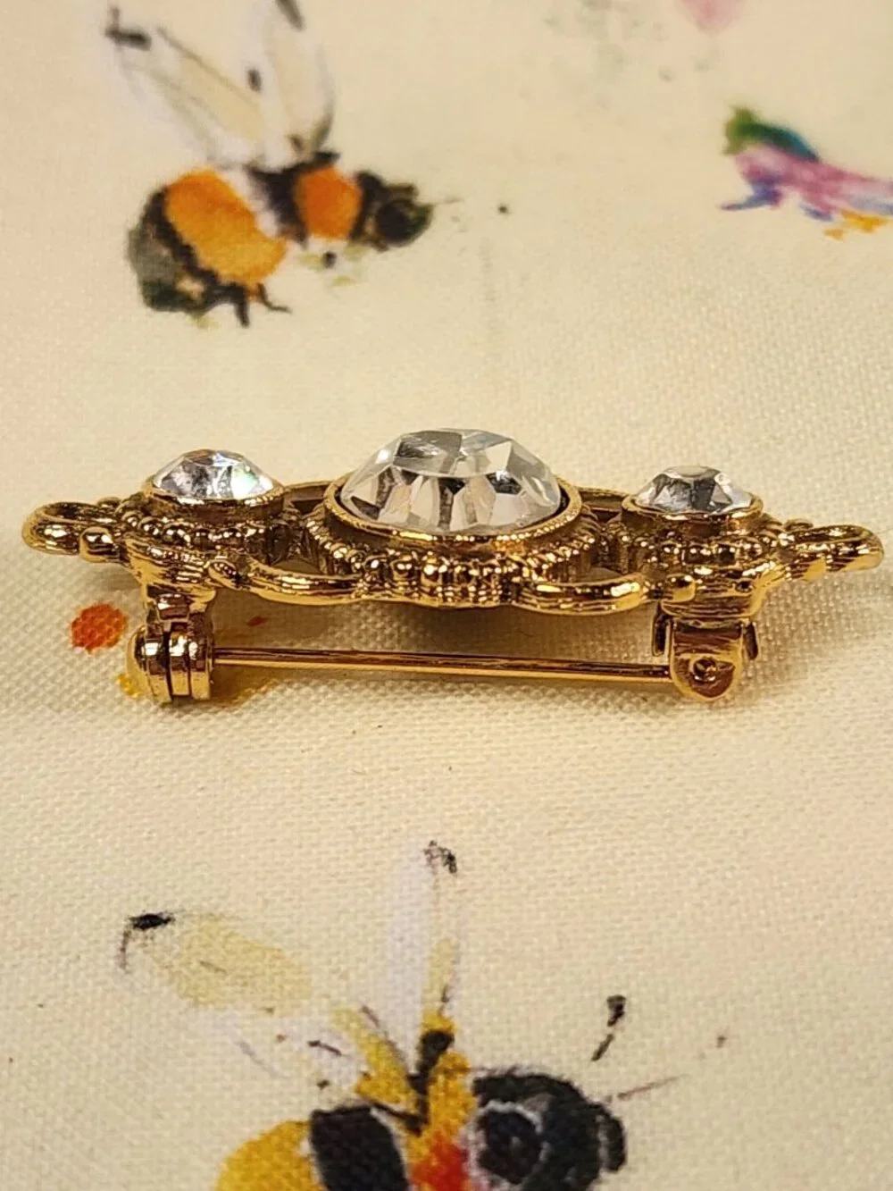 GORGEOUS 1928 Jewelry Company Gold-Tone Victorian Revival Bar Pin Brooch